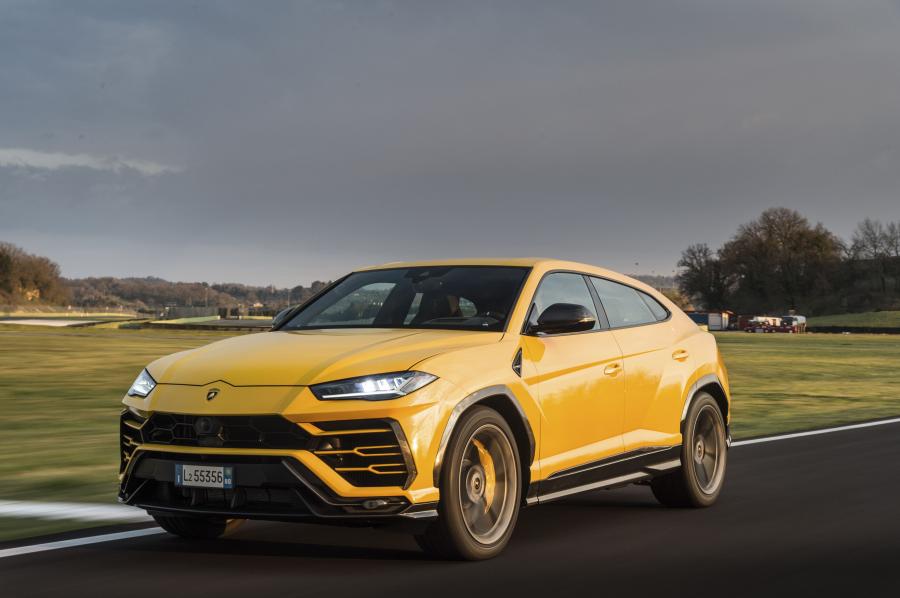 Lamborghini Urus Shiny Black Package 2018 года  (фото 22 из 40)